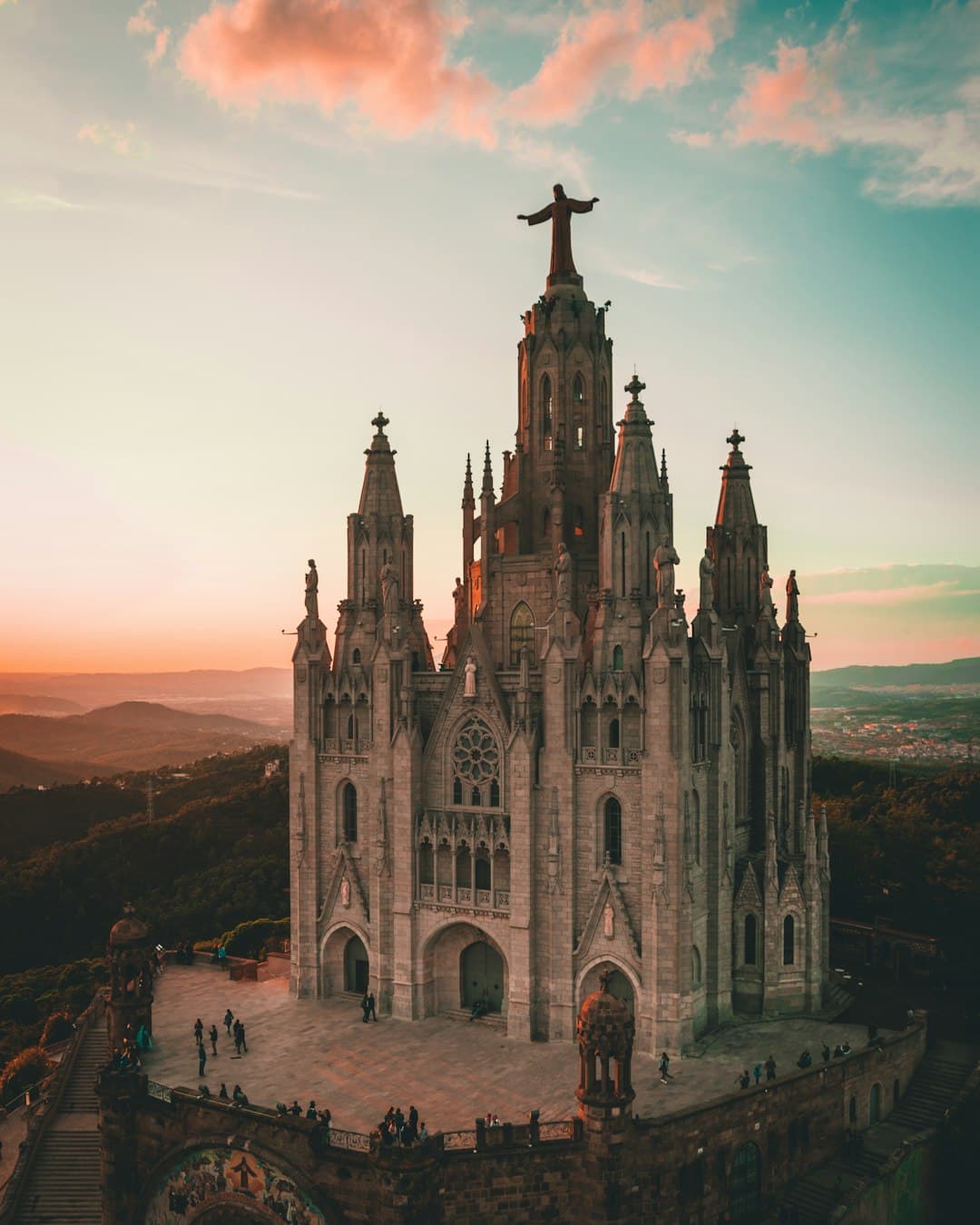 Barcelona , Spain - Travel Guide